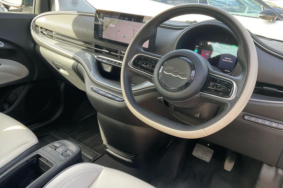 Fiat 500e C Photo at-29324044b1a747bdb5aa22f2b5d93ee9.jpg