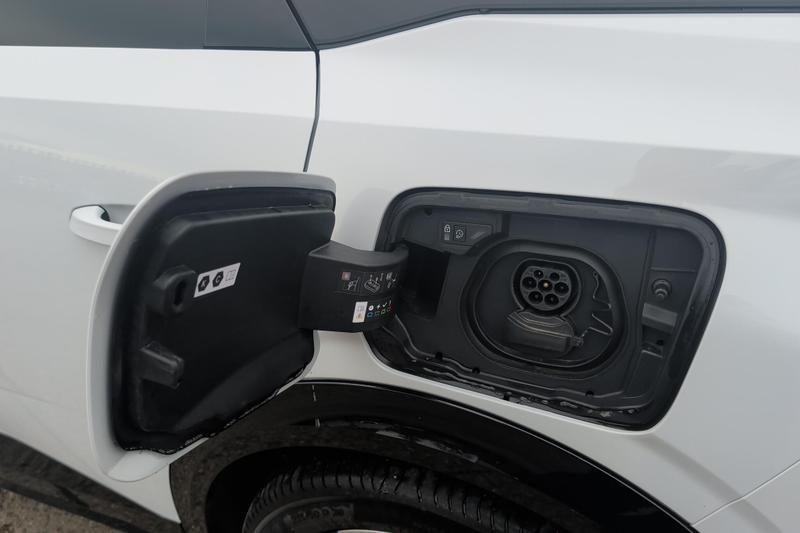 Used Peugeot E-3008 NV24VOB 22