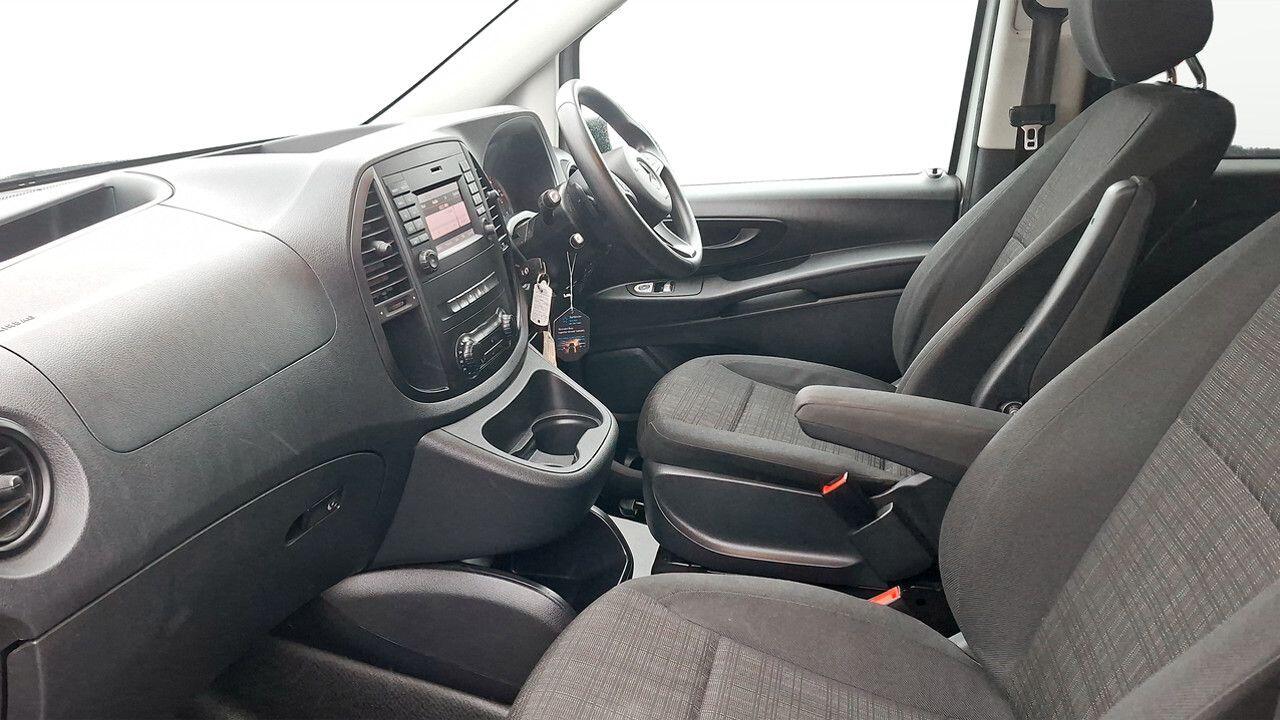 2019 MERCEDES Vito 2.1 119 CDI BlueTEC Sport Crew Van G-Tronic+ RWD L2 Euro 6 (s/s) 5dr (LWB) - vehicle photo 16 for sale on PureCar