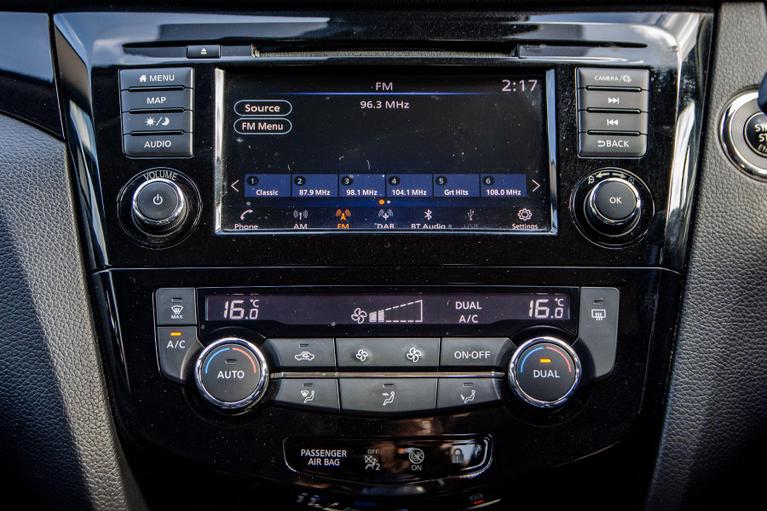 Used Nissan Qashqai SL69KHF 17