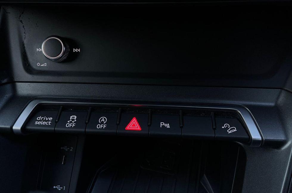 Audi Q3 Photo at-299019f0b34d442fa427e0ed1683f830.jpg