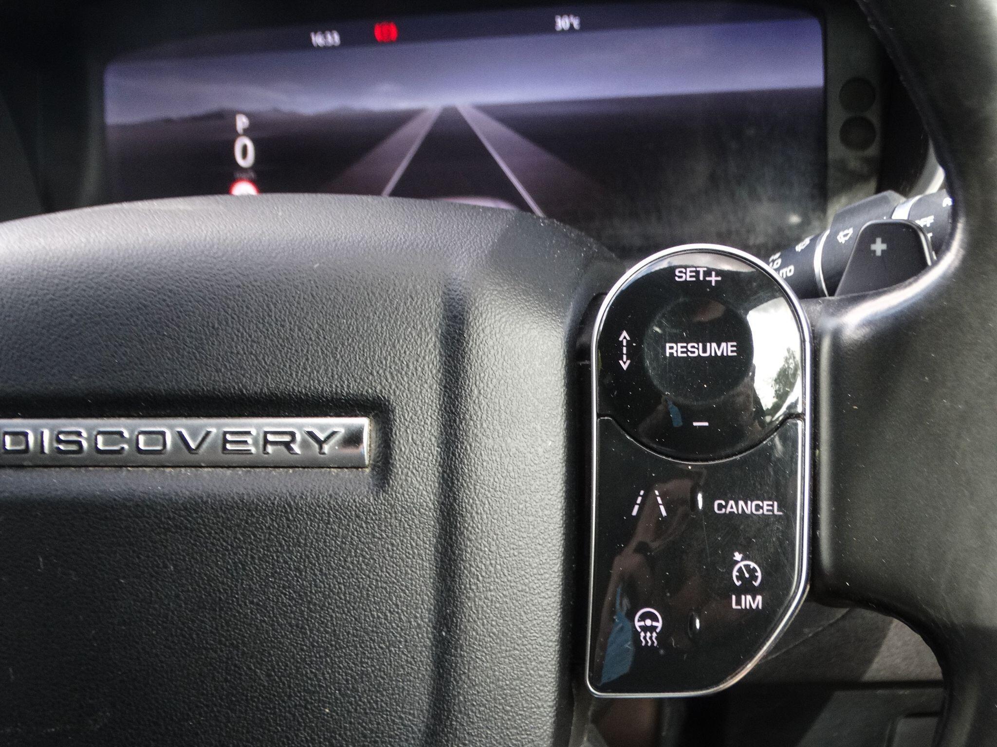 Land Rover Discovery 3.0 SD V6 HSE Auto 4WD Euro 6 (s/s) 5dr — photo 32