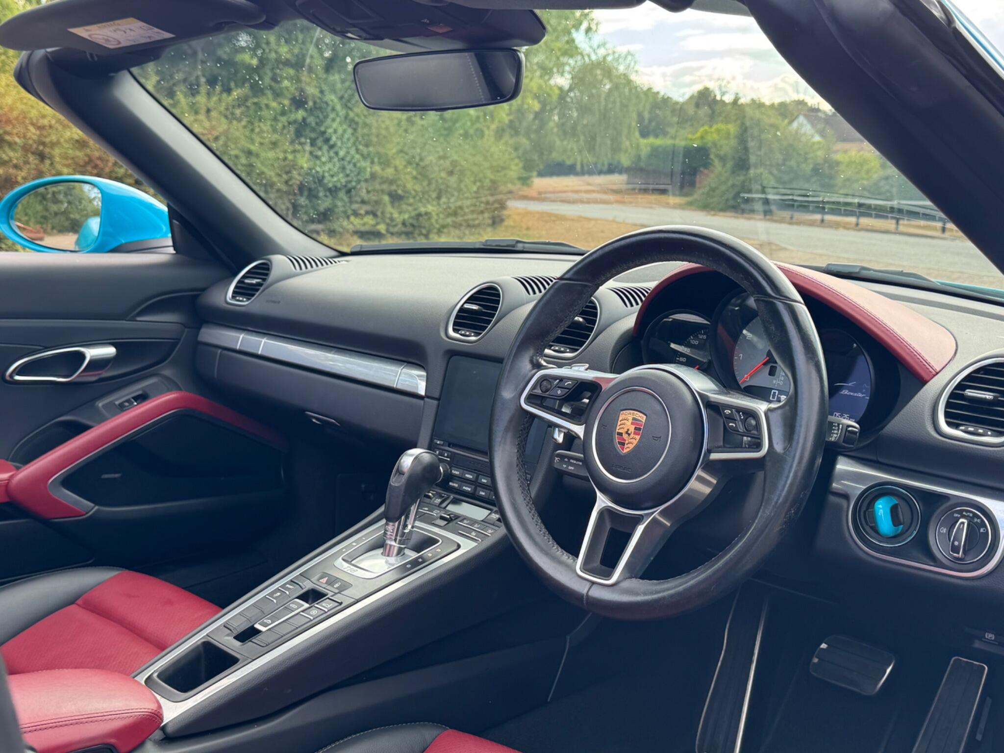 Porsche 718 Boxster 2.5T S PDK Euro 6 (s/s) 2dr — photo 2