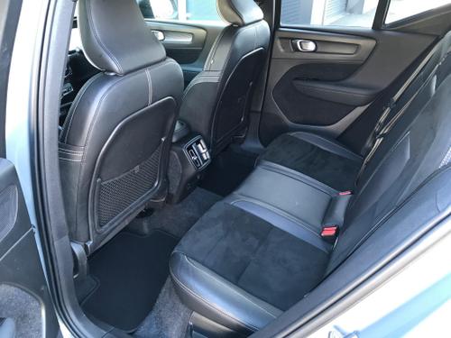 Volvo XC40 Photo at-29bca175666a4b20a7a5abc6fa61a1e0.jpg