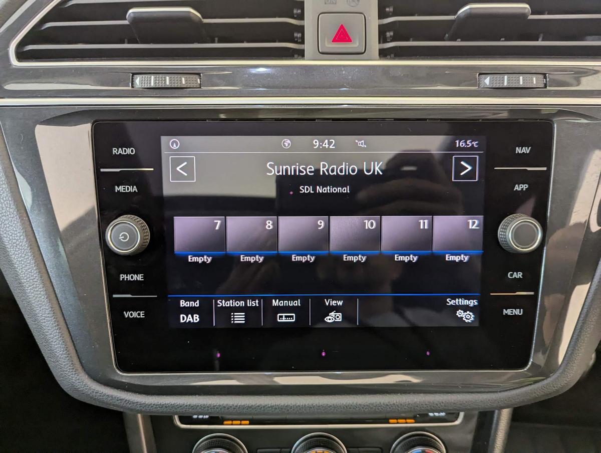 Used 2019 Volkswagen Tiguan White £14,795 | 91,420 Miles | V12 