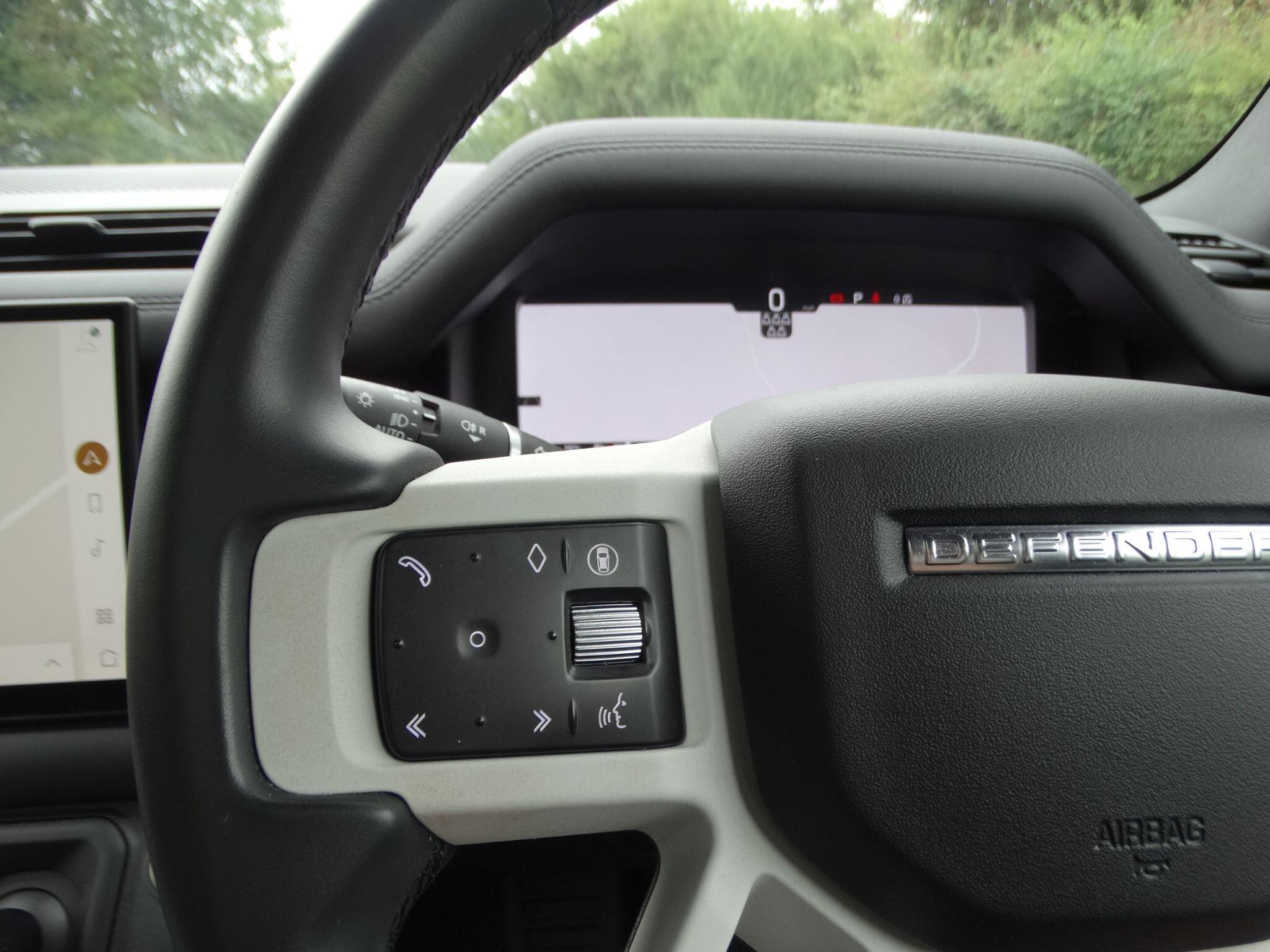 Land Rover Defender 110 3.0 D350 MHEV X-Dynamic SE Auto 4WD Euro 6 (s/s) 5dr — photo 34