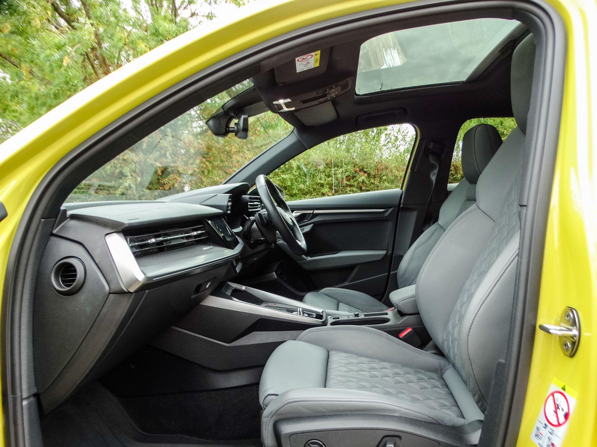 Audi S3 2.0 TFSI Vorsprung Sportback 5dr Petrol S Tronic quattro Euro 6 (s/s) (310 ps) — photo 3