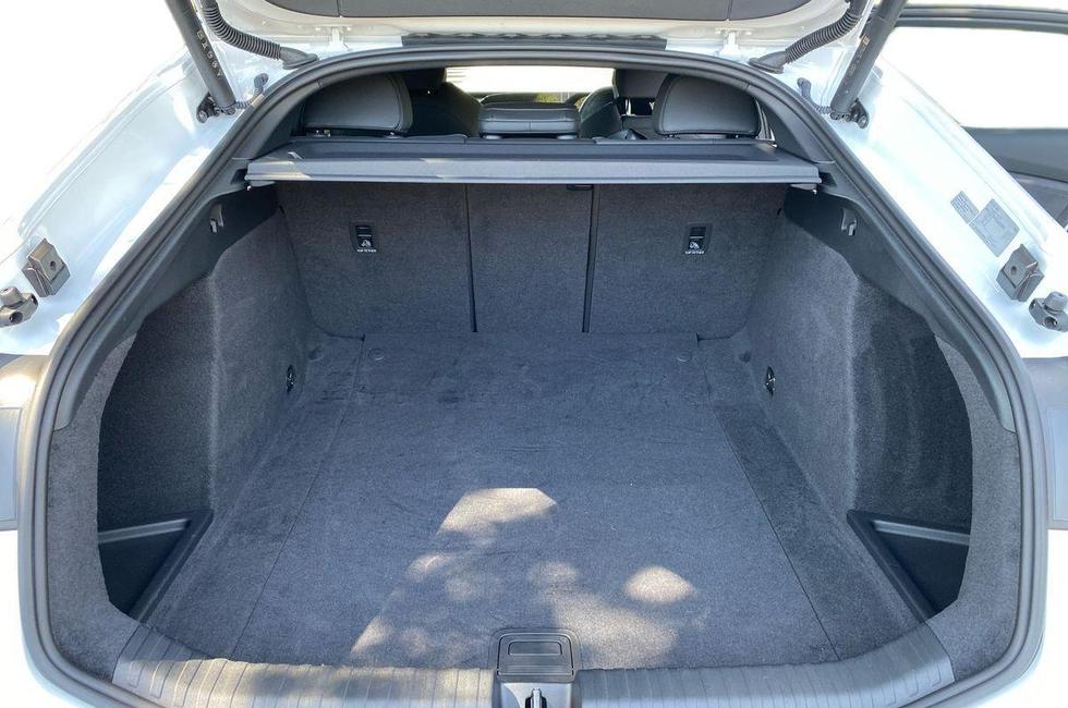 Audi A6 Photo at-2a244fcfae7d4260ad3c0b79bc26fc29.jpg