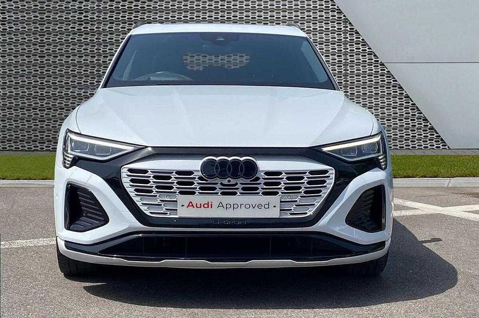 Audi Q8 Photo at-2a374fee0ed6412c8a95d144ff8b50ad.jpg