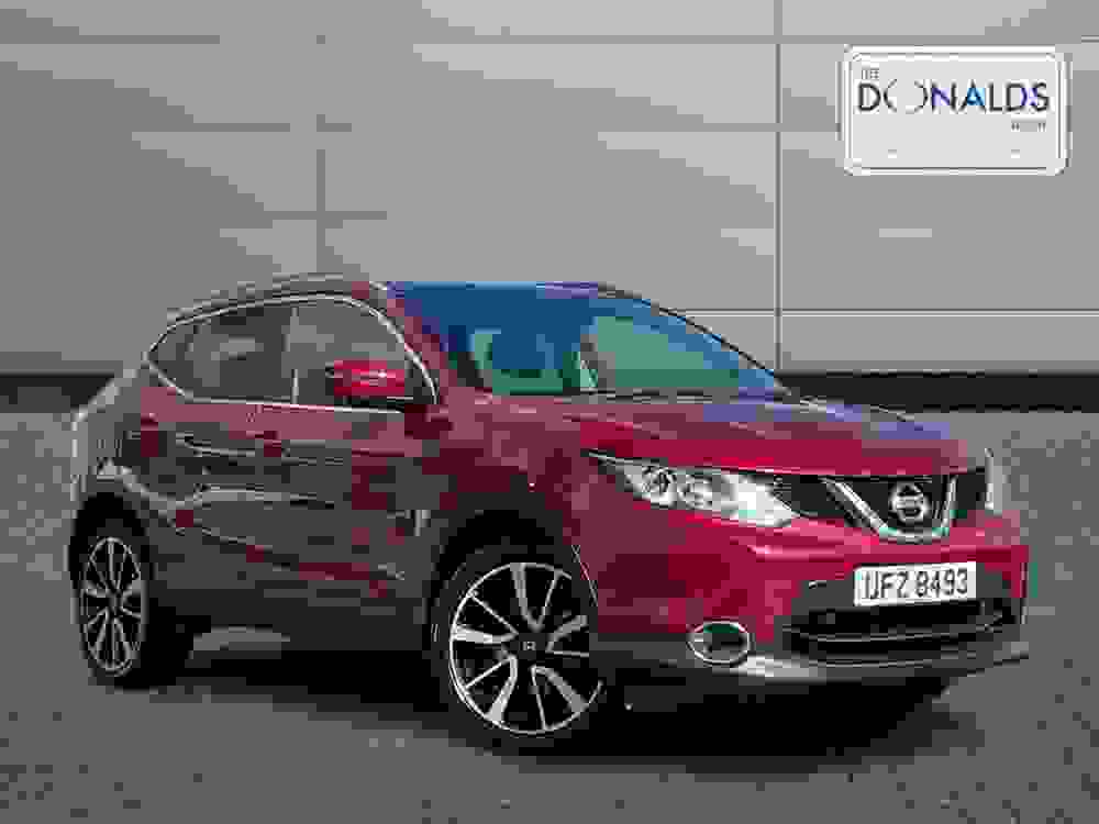 Used 2014 Nissan Qashqai 1.2 DIG-T Tekna 2WD Euro 5 (s/s) 5dr Magnetic Red at Donalds Group