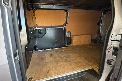 Vauxhall VIVARO Photo at-2a92734652394e8fa7efcab2eff45d3a.jpg