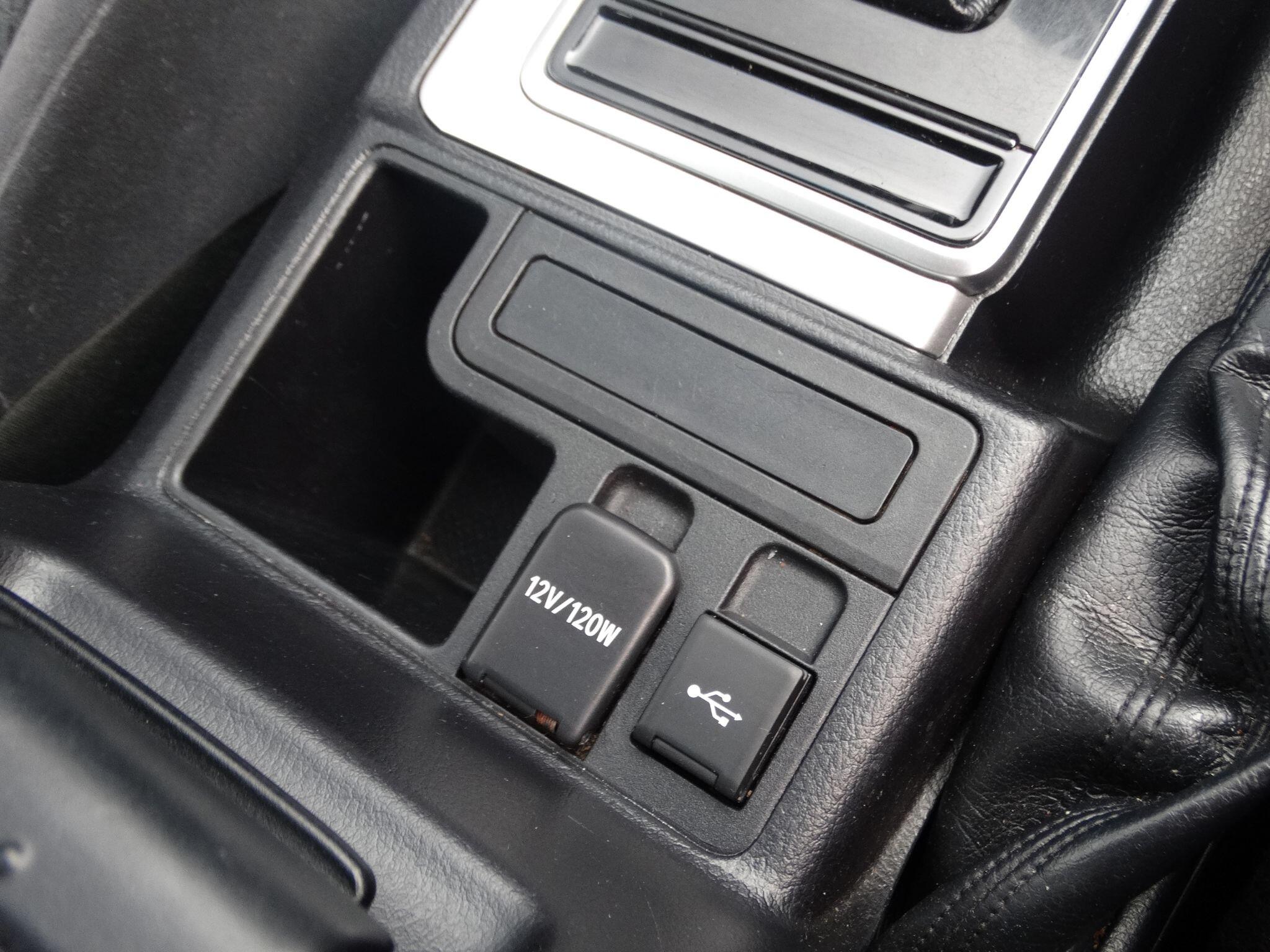 Toyota Land Cruiser 2.8D Active SUV 5dr Diesel Auto 4WD Euro 6 (s/s) (7 Seat) (204 ps) — photo 32