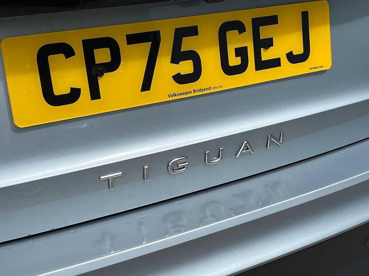 Volkswagen Tiguan Photo at-2af2f57a5b7944649bf4e3672087760f.jpg