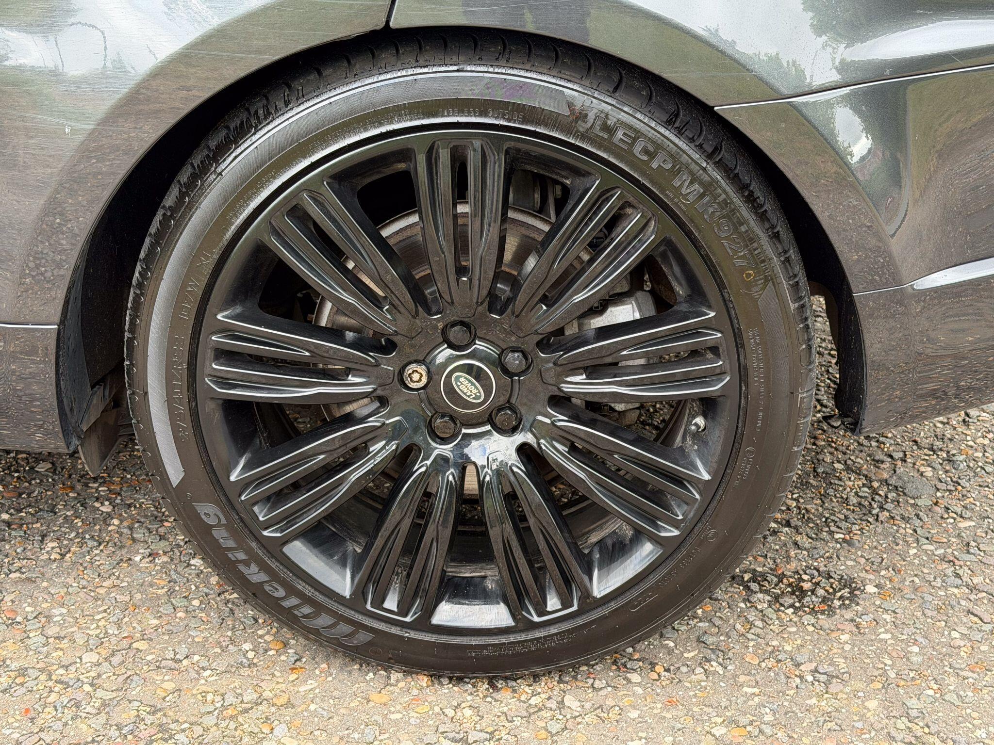 Land Rover Range Rover Sport 3.0 D300 MHEV HSE Dynamic Black SUV 5dr Diesel Auto 4WD Euro 6 (s/s) (300 ps) — photo 5