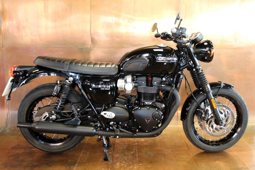 Triumph Bonneville T120 Photo at-2b13b83d2c6d494abbad843319bc7034.jpg