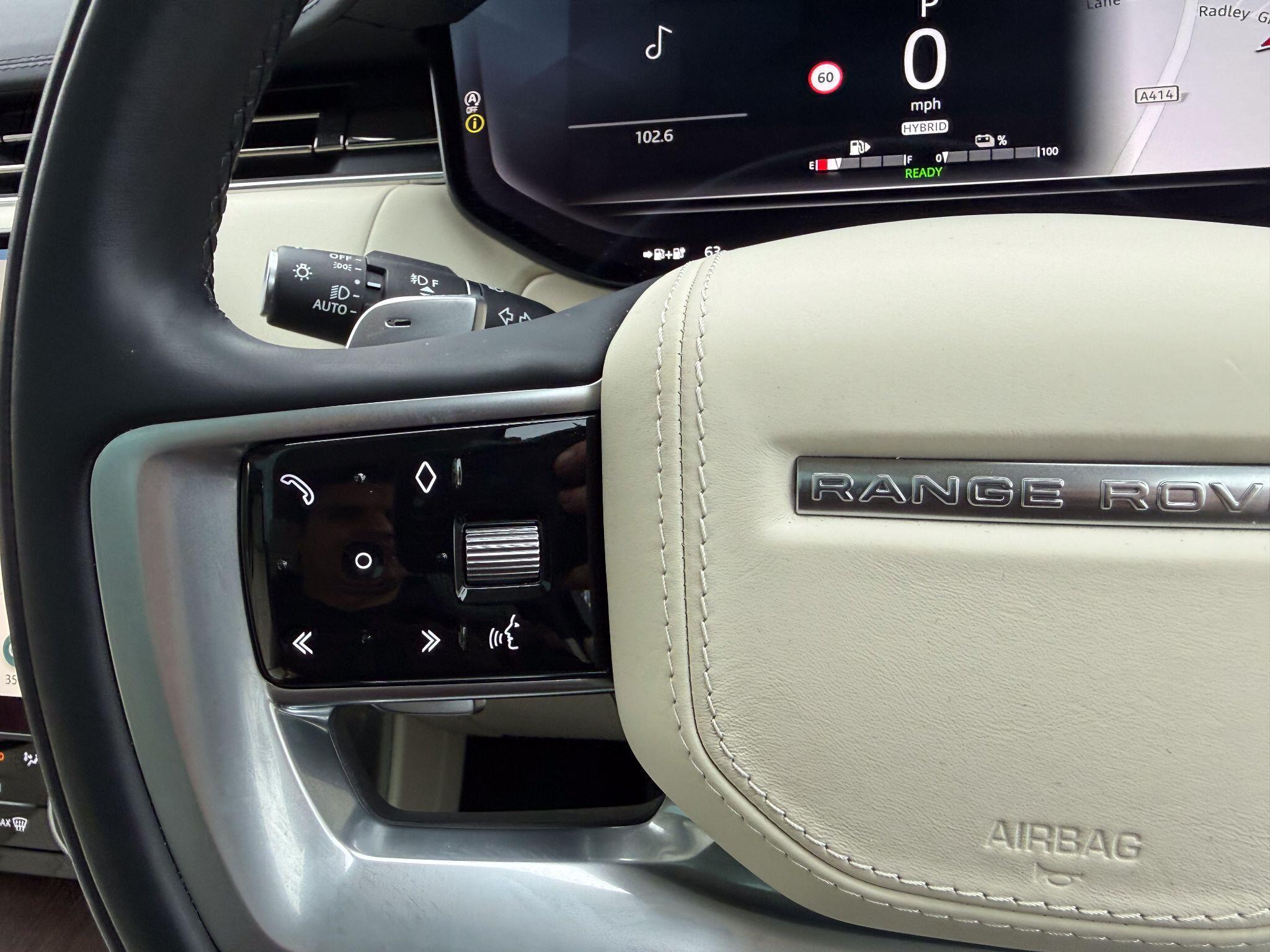 Land Rover Range Rover 3.0 P440e 38.2kWh SE SUV 5dr Petrol Plug-in Hybrid Auto 4WD Euro 6 (s/s) (440 ps) — photo 45