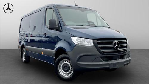 Mercedes-Benz Sprinter Photo at-2b6c110456f0414aa185324ae50f130e.jpg