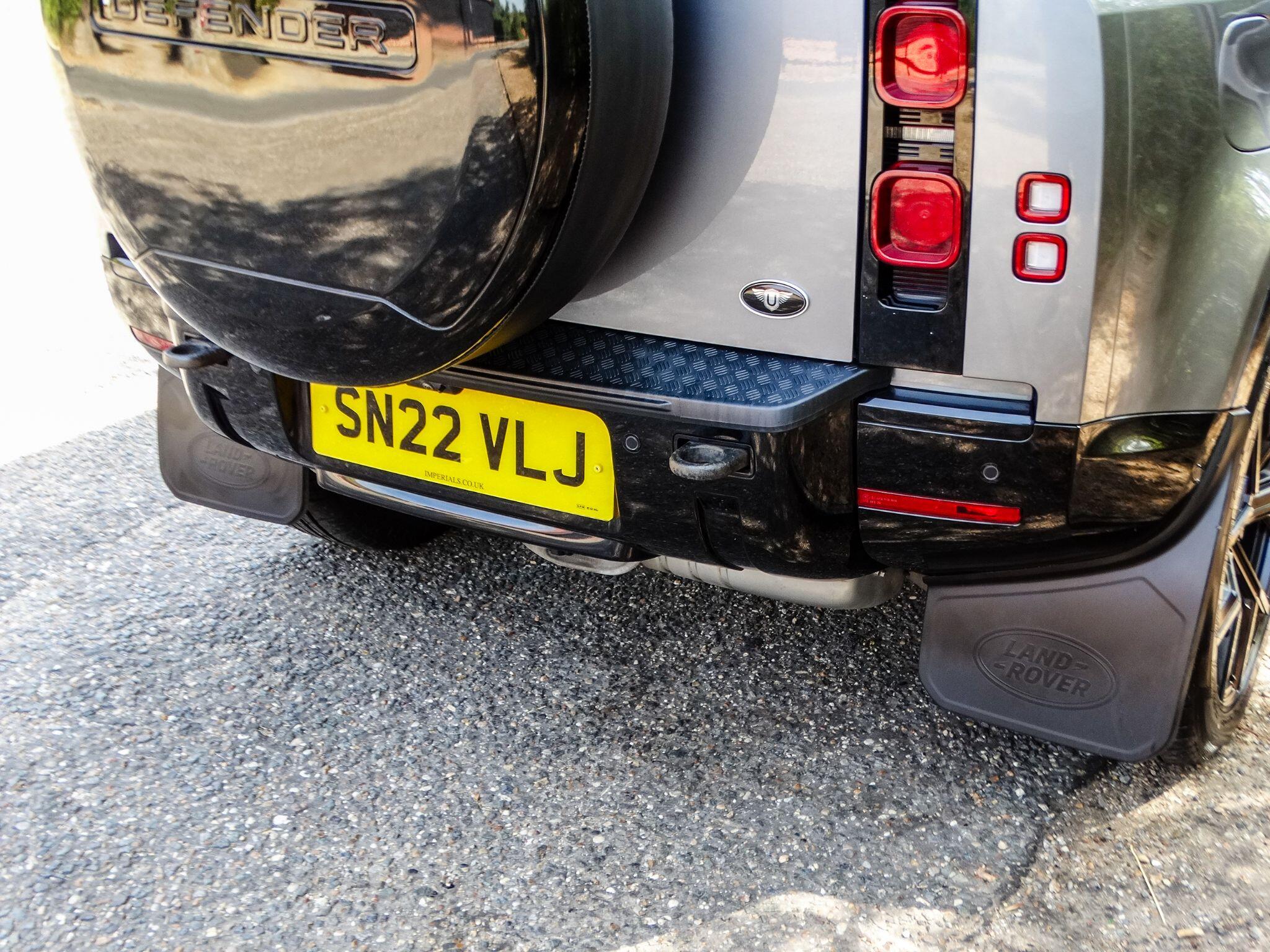 Land Rover Defender 110 3.0 D250 MHEV X-Dynamic HSE SUV 5dr Diesel Auto 4WD Euro 6 (s/s) (250 ps) — photo 30