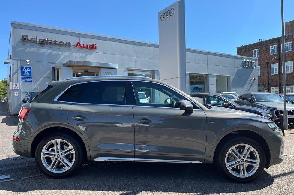 Audi Q5 Photo at-2ba925d7cf0646ce822b7c8ee96b9078.jpg