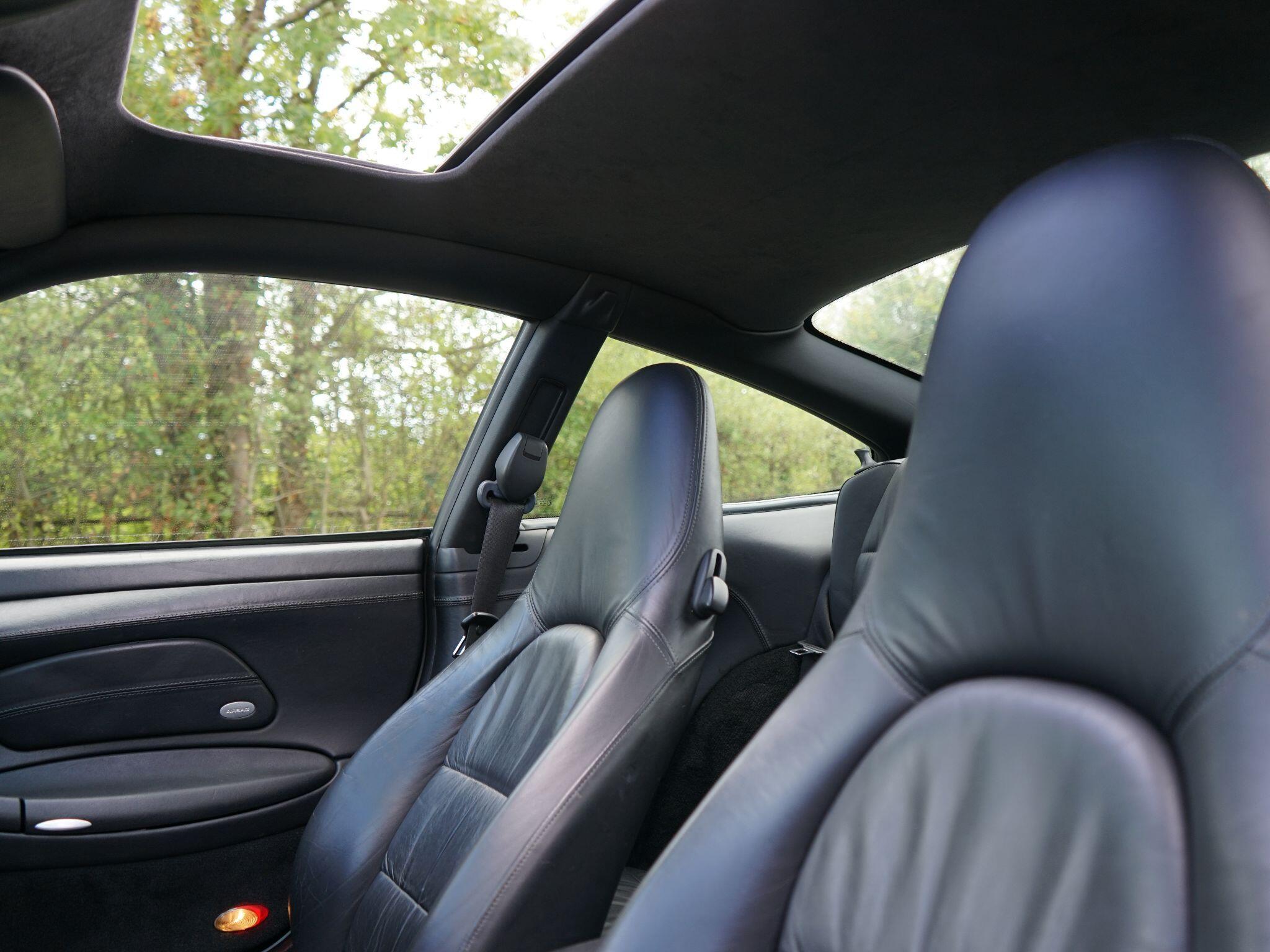Porsche 911 3.6 996 Turbo Coupe 2dr Petrol Tiptronic S AWD (339 g/km, 414 bhp) — photo 13