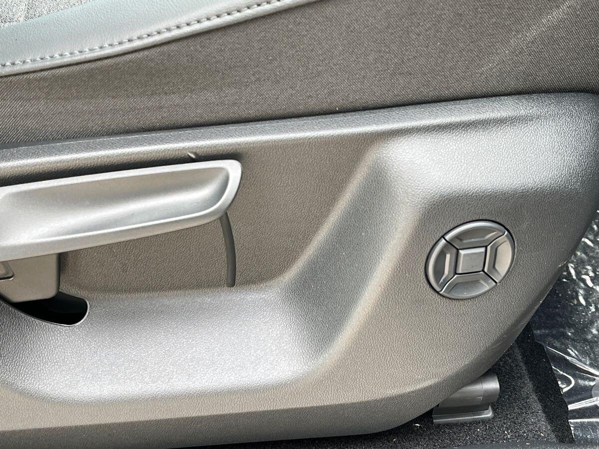 Volkswagen Tiguan Photo at-2c33da23e10b41b9b1ea910279311676.jpg