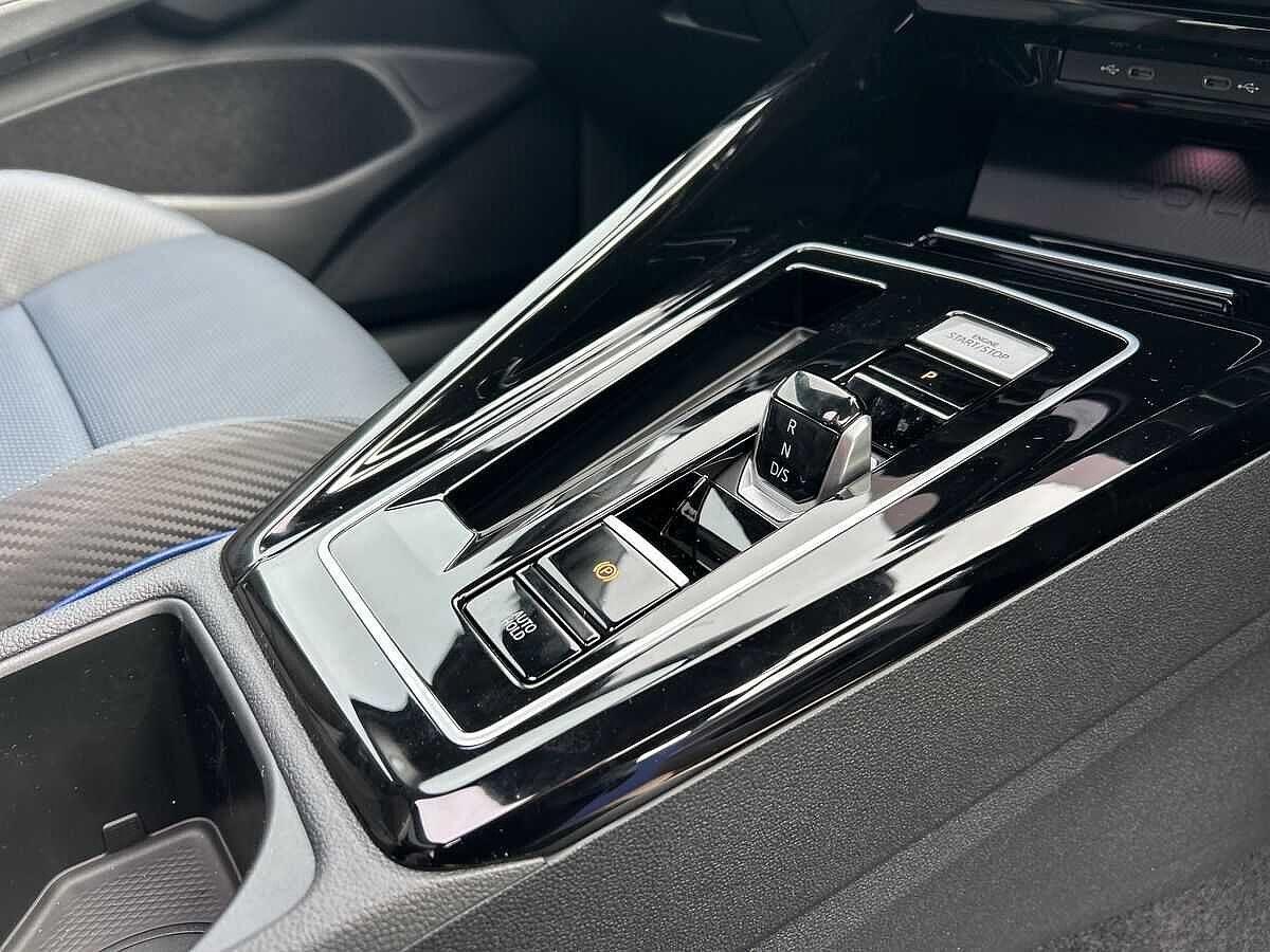 Volkswagen Golf Photo at-2c3d505b715641f0b69242bc9fa72714.jpg
