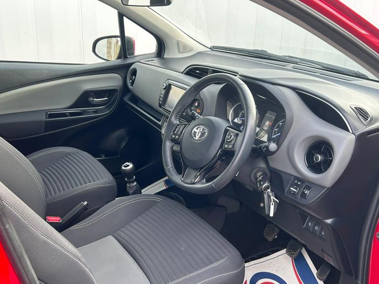 Used Toyota Yaris YL67BXX 8