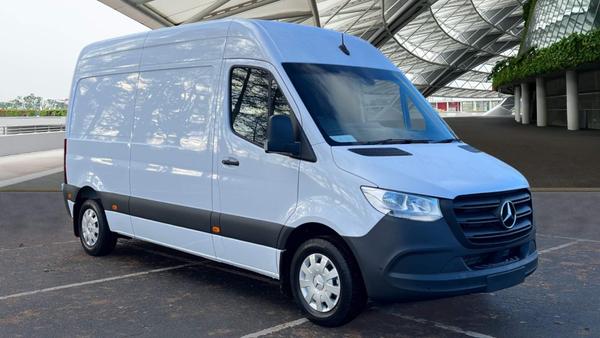Used 2023 Mercedes-Benz Sprinter 2.0 215 CDI Pure G-Tronic FWD L2 H2 Euro 6 (s/s) 5dr at MBNI