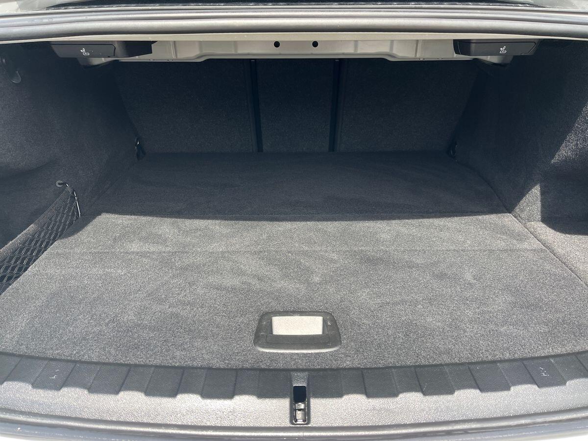 BMW 3 Series Photo 25