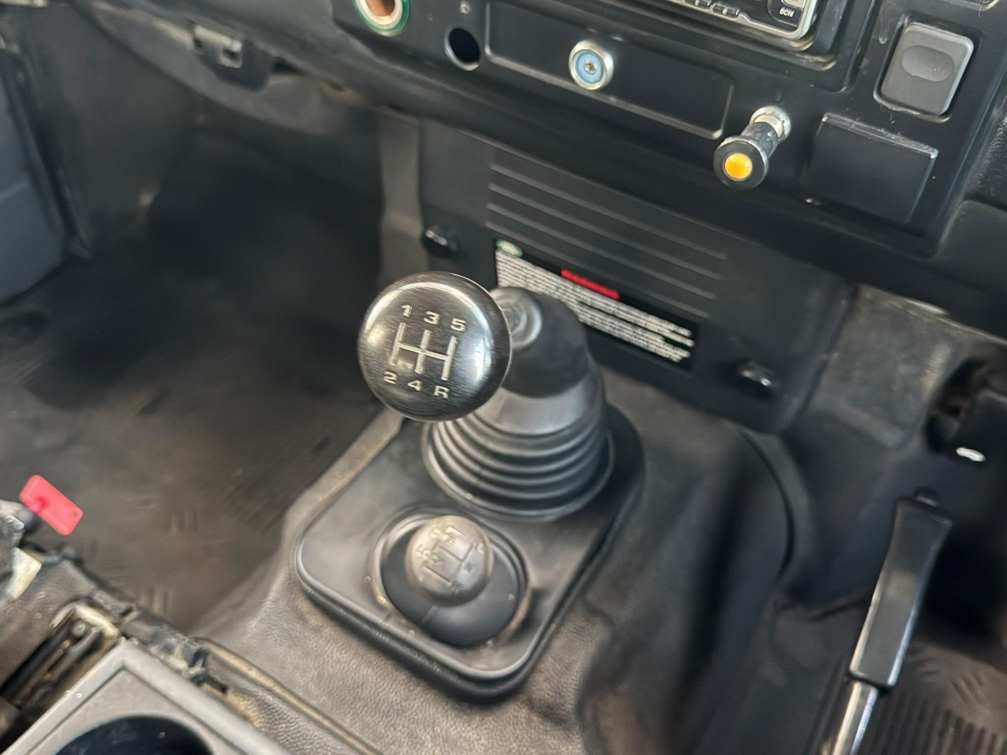 Land Rover Defender 130 2.5 TD5 4dr (High capacity) — photo 16