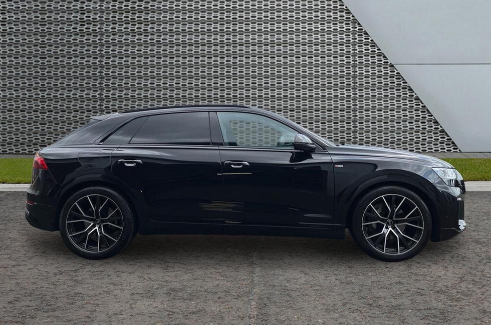 Audi Q8 Photo at-2c9530b13213482d88b5eb424f66d26b.jpg