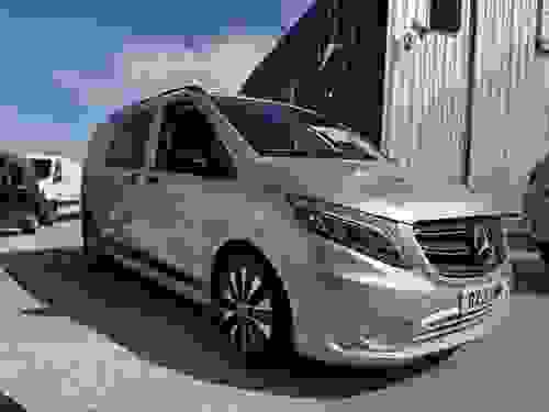 Mercedes-Benz Vito Photo at-2cb7d014997c4d239cd7bae90956f2fa.jpg