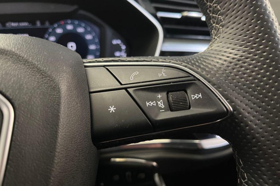 Audi Q3 Photo at-2cba265acd9e43f09c2c4f65a4f61405.jpg