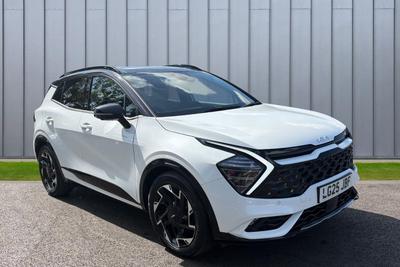 Used 2025 Kia Sportage 1.6 T-GDi 48V GT-LINE S Fusion White with Black Roof at Kia Motors UK