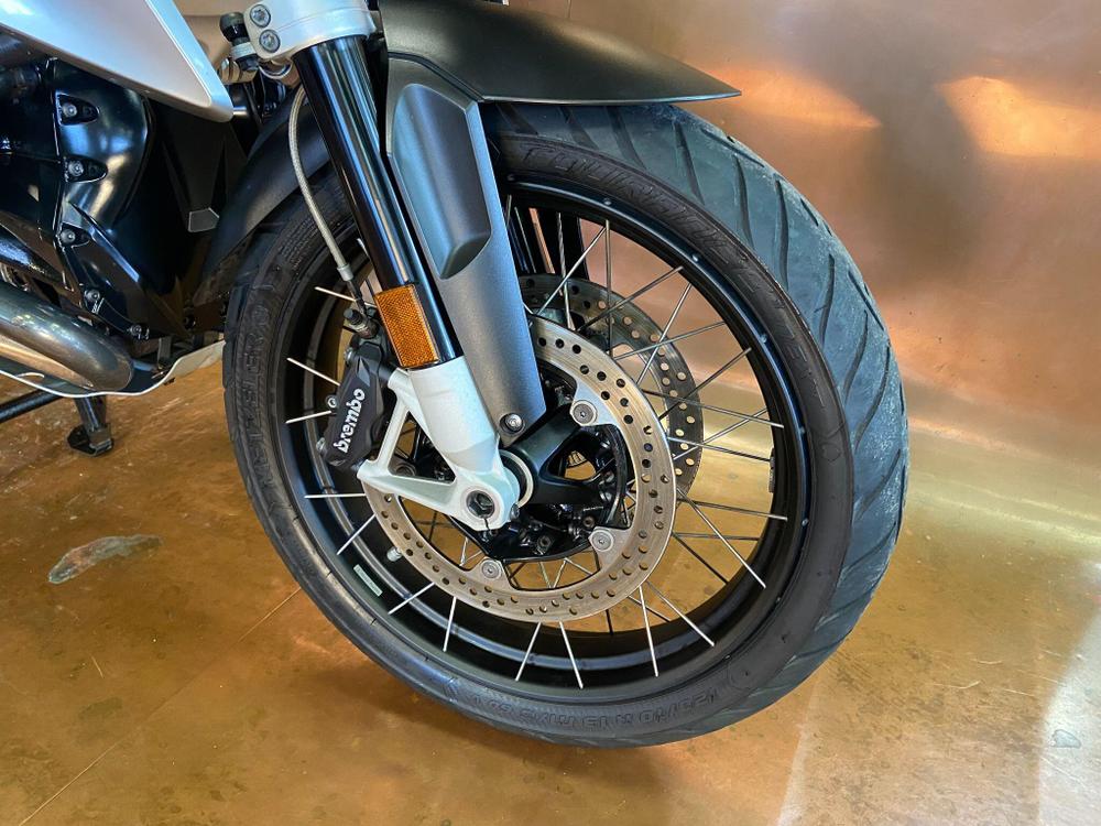 BMW R 1200 GS Photo at-2d0eda8d0cf74f73a5d229eb8e3b3f46.jpg