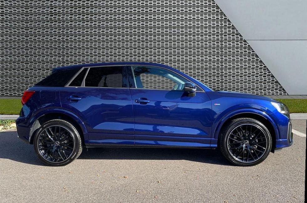 Audi Q2 Photo at-2d1162f65a4940c9b7901bcc40799778.jpg