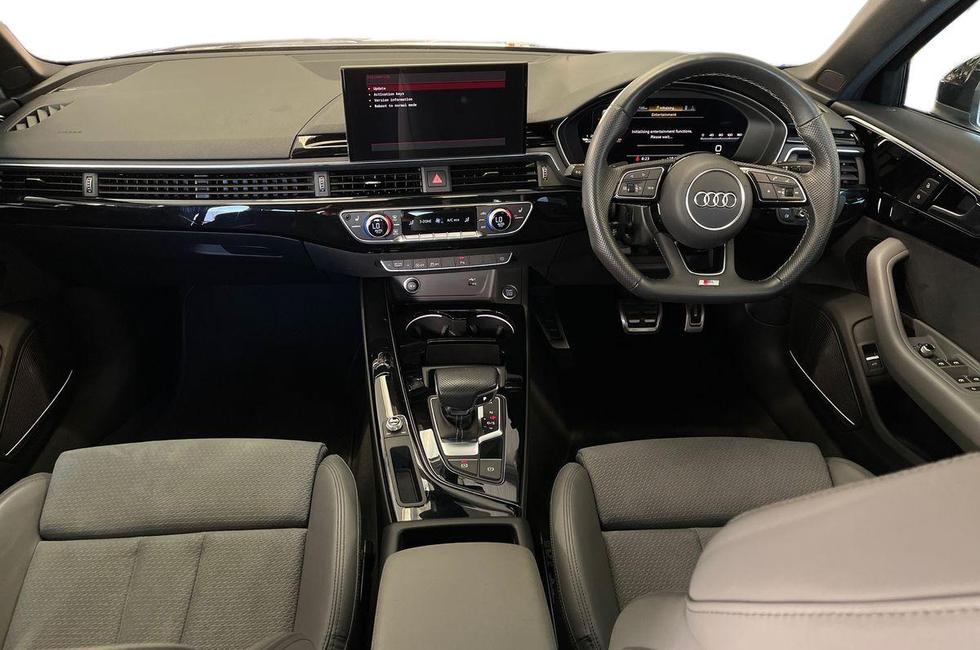 Audi A4 Photo at-2d126cf3c8e04e358240d7d80cfb44a1.jpg