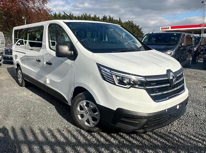 Renault Trafic 2.0 dCi 30 Advance LWB Euro 6 (s/s) 5dr (9 Seat)