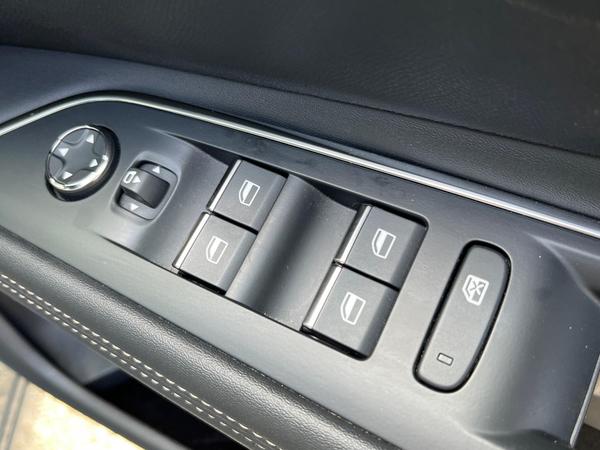 Used Peugeot 3008 LG72KYK 9