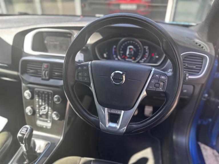 Used Volvo V40 YT18VLJ 20