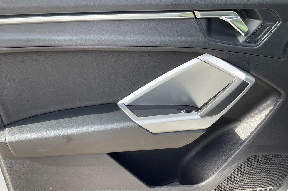 Audi Q3 Photo at-2d68a7894e8e43e495b6bdd39ffd3851.jpg