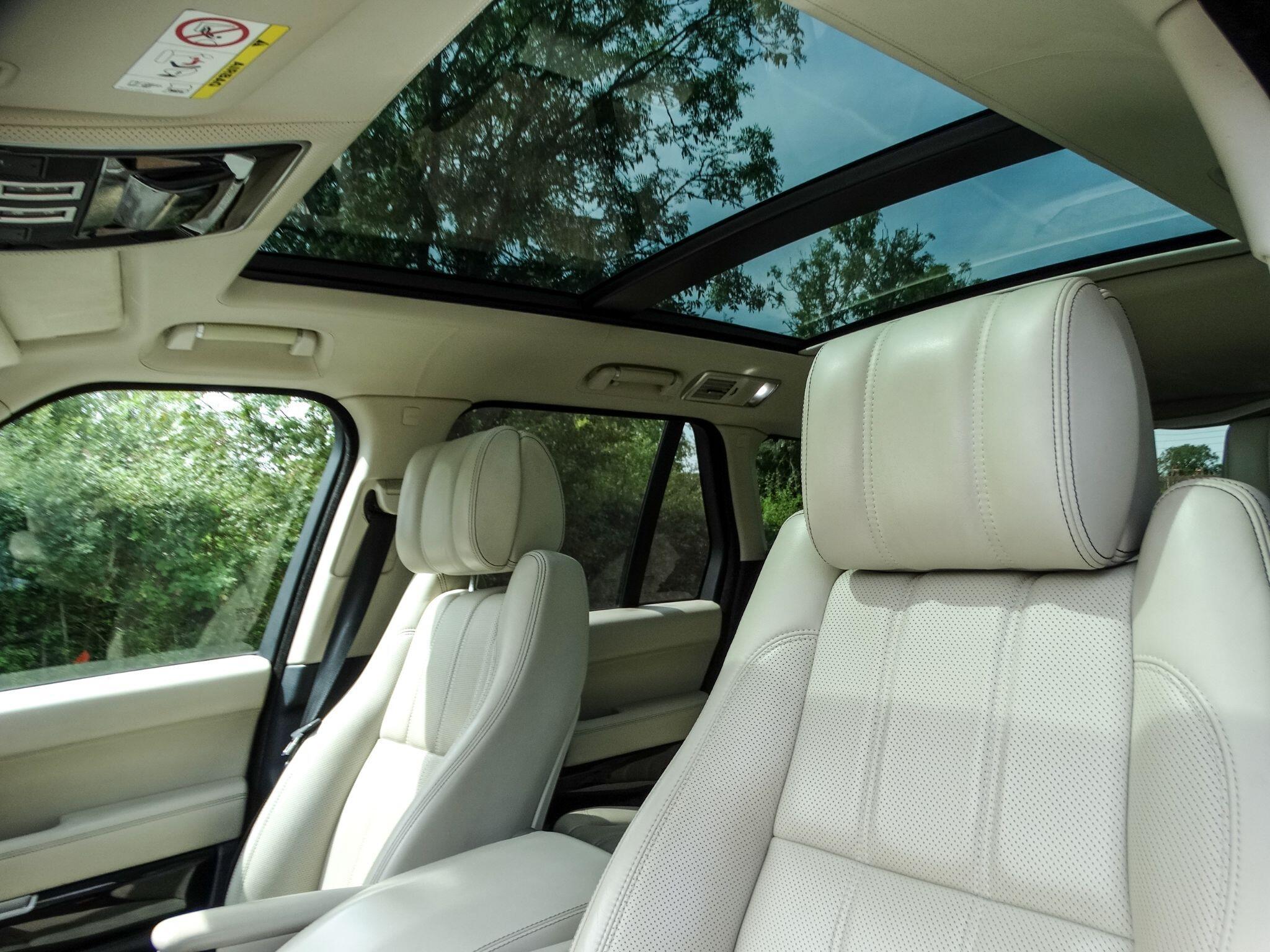 Land Rover Range Rover 4.4 SD V8 Autobiography Auto 4WD Euro 6 (s/s) 5dr — photo 12