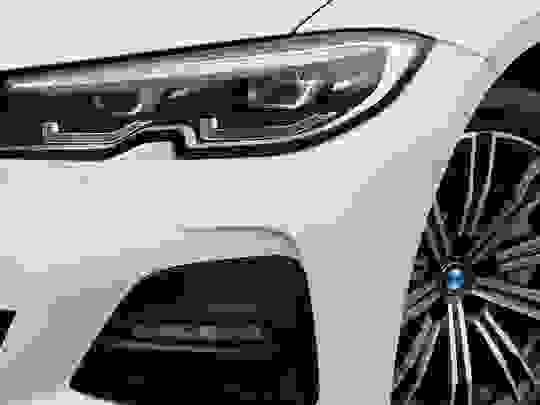 BMW 3 Series Photo at-2d8de877c59647008f35352aef89b7d3.jpg