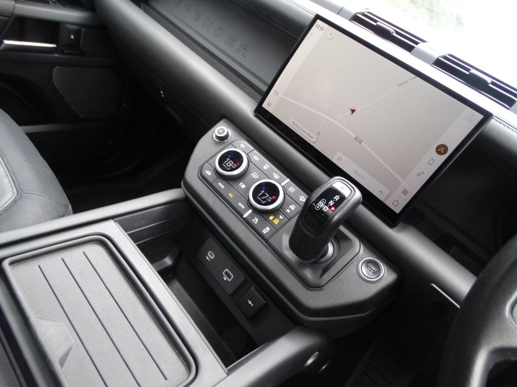 Used Land Rover Defender 110 AD22HPU 7