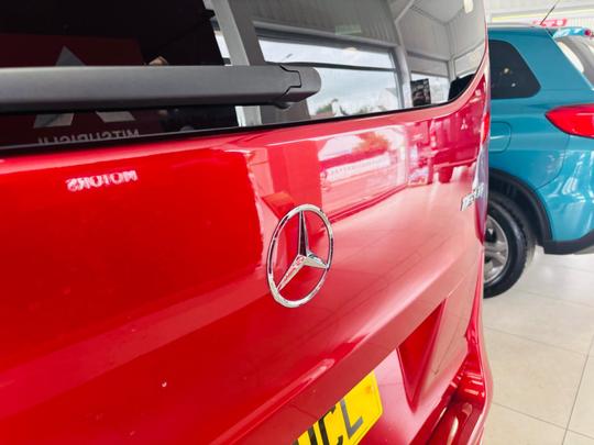 Mercedes-Benz Vito Photo at-2da566cba8f14867a6e0e8c58dc2ab0b.jpg