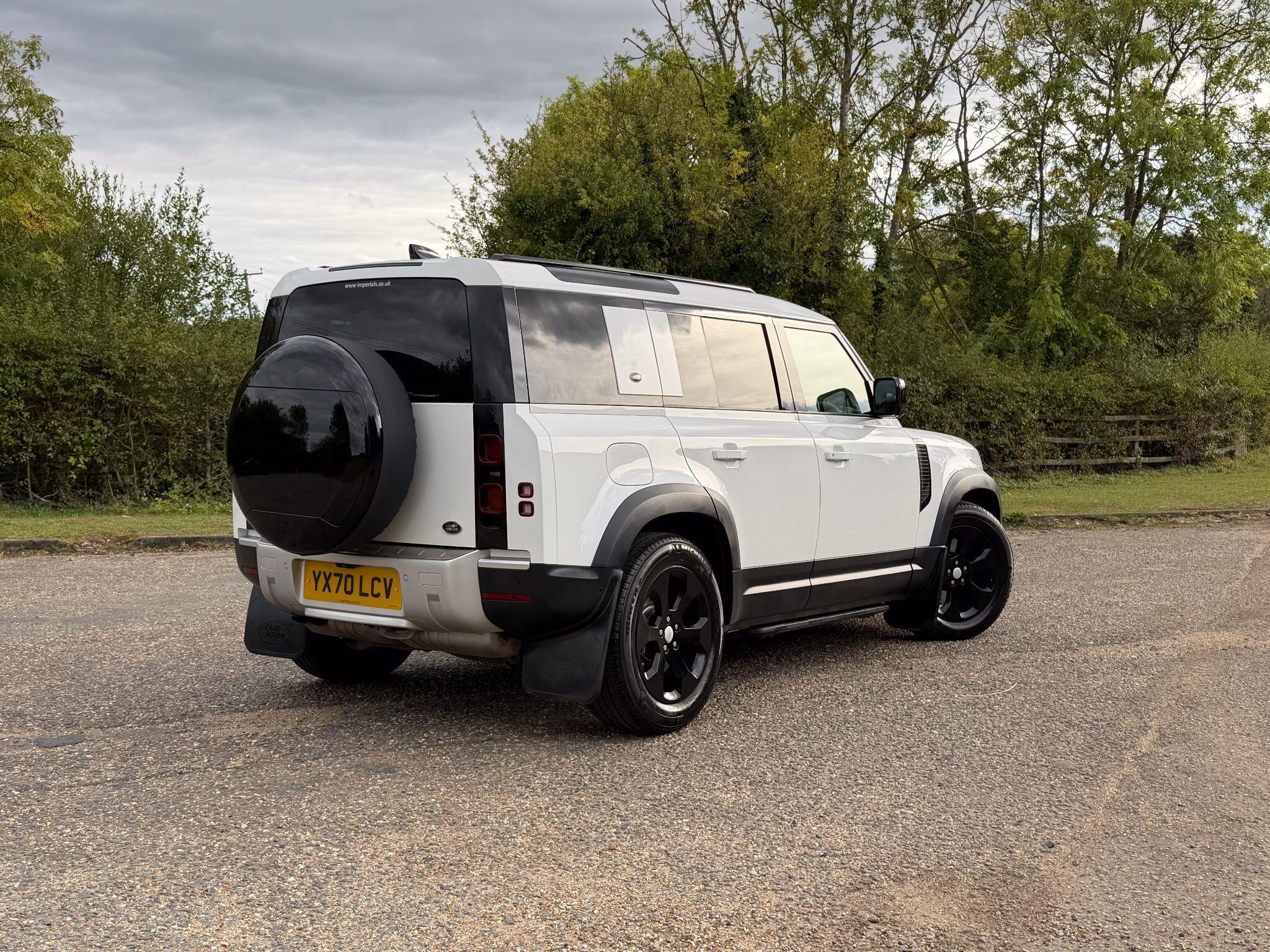 Land Rover Defender 110 2.0 SD4 HSE Auto 4WD Euro 6 (s/s) 5dr — photo 4