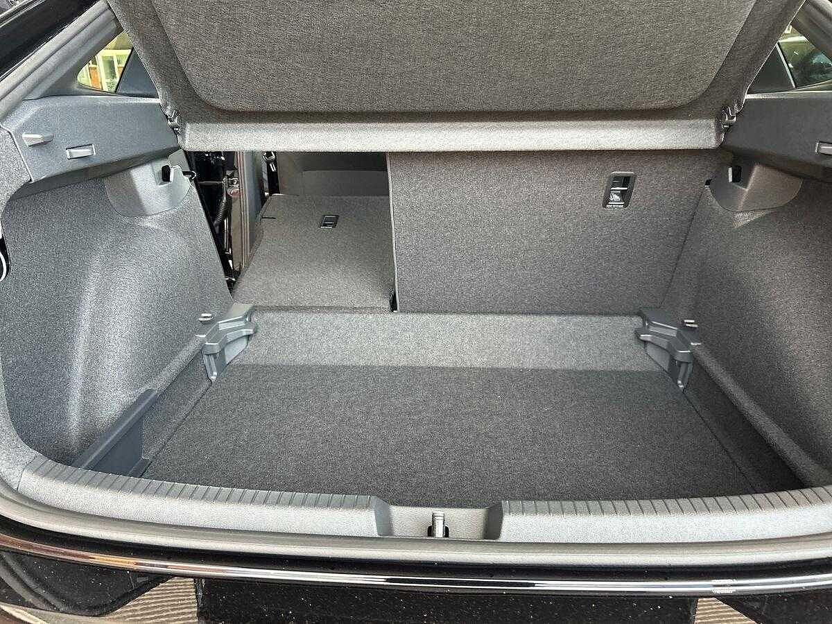 Volkswagen Taigo Photo at-2dd0a960bae04d75a7aaec6682bd1e07.jpg