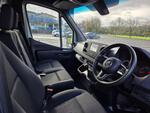 Mercedes-Benz Sprinter Photo 10