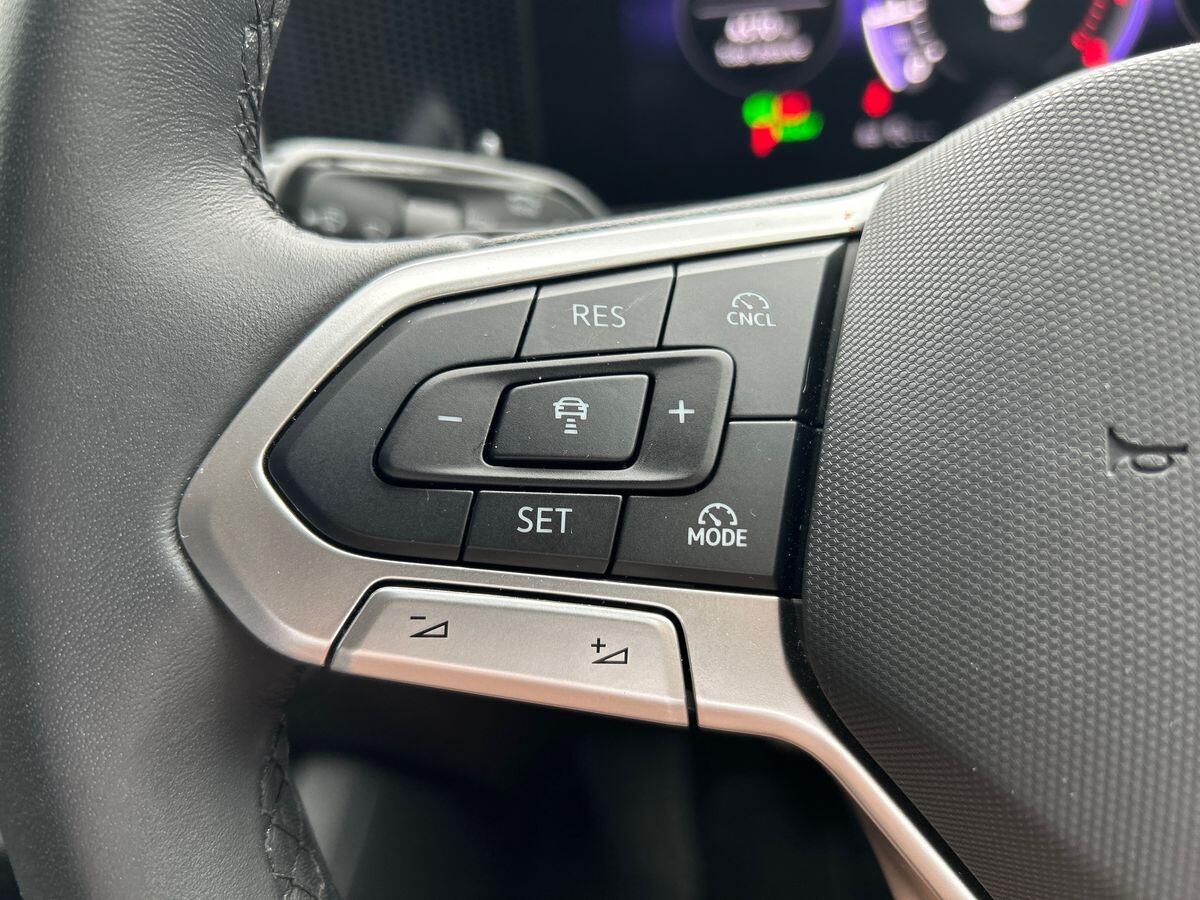 Volkswagen Tiguan Photo at-2e036fe4bd6148ba9680f4e527247ac1.jpg
