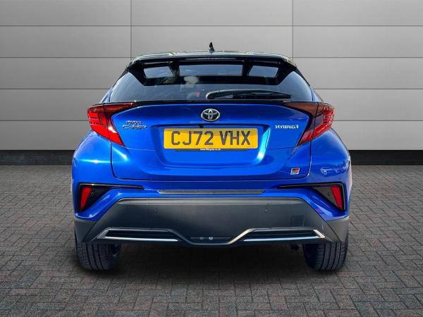 Toyota C-HR Photo at-2e09a30b82c144b18ff79f5d03246b2c.jpg